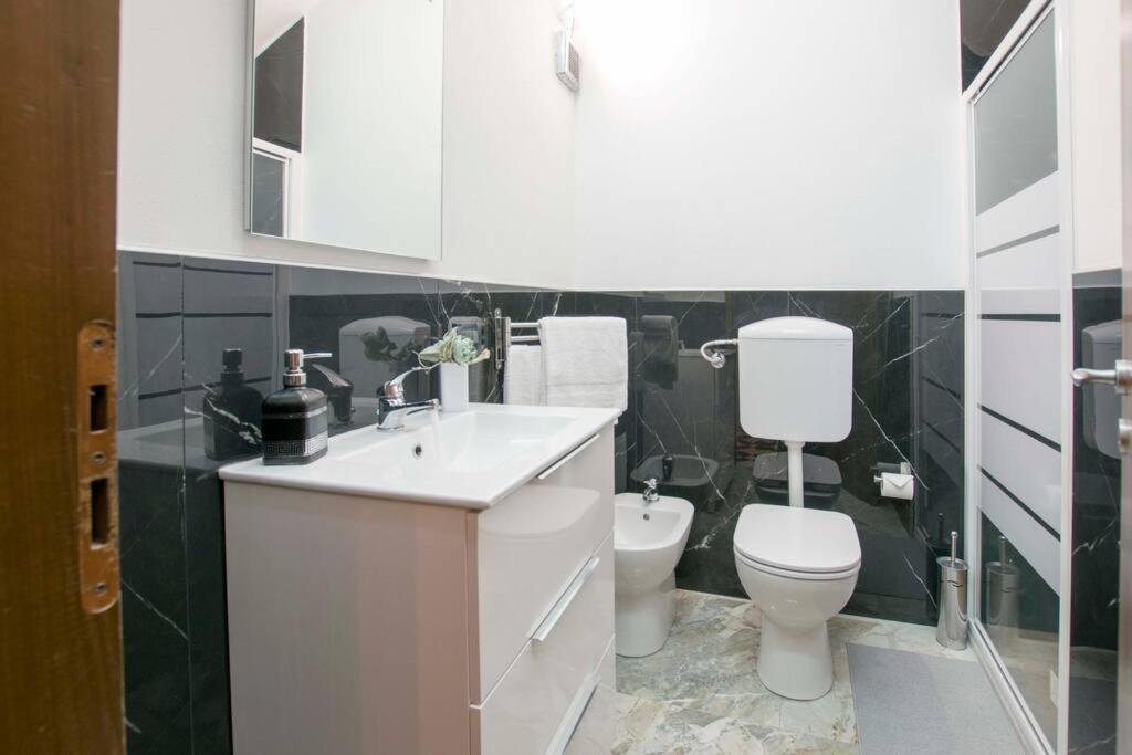 In Center Benni Apartment Palermo Ngoại thất bức ảnh